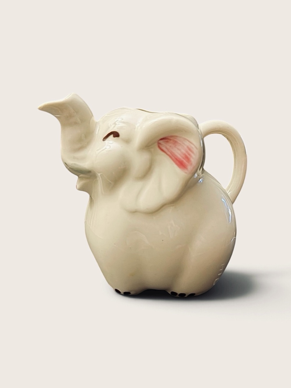 Vintage Shawnee Pottery Yellow Elephant Creamer/Pitcher‎ Made in USA 1940…